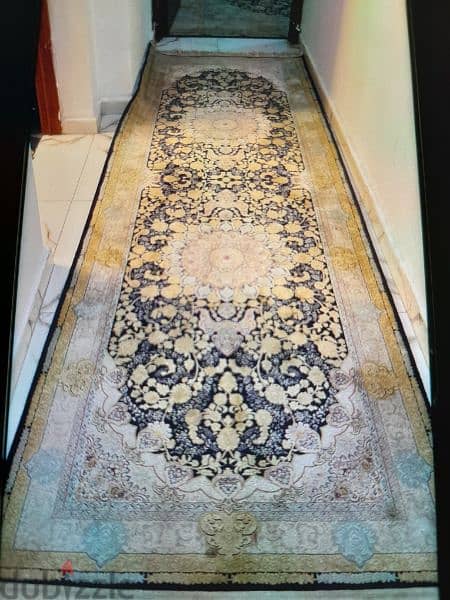 Two pairs of 6-meter Iranian carpets A thin wick with 65 rials 1