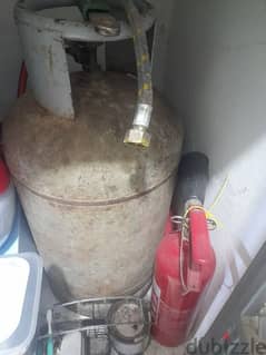 gas cylinder and refrigerator
