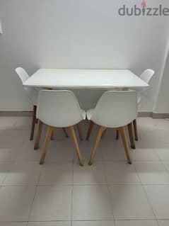 Dinning table with chairs from Homecentre