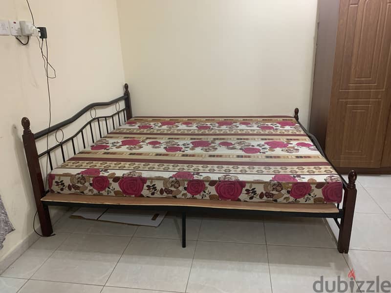 King size bed with medicated mattress omr 35 @ South Mawaleh 2