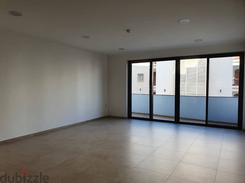 2 BR Freehold Apartment in Golf Tower – For Sale 9
