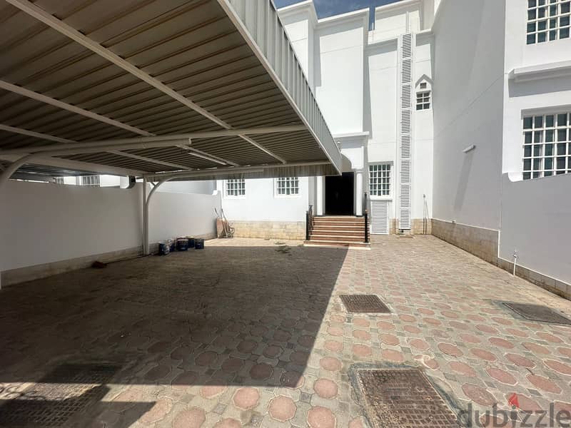 Twin Villa for rent Al Ghubra North For the rent Villa 4 BHK for rent 12
