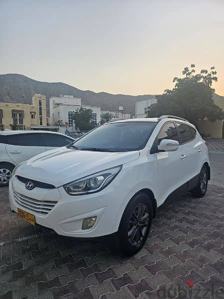 Hyundai Tucson Full Automatic,Limited,4WD,Family Used,Good Condition. 1