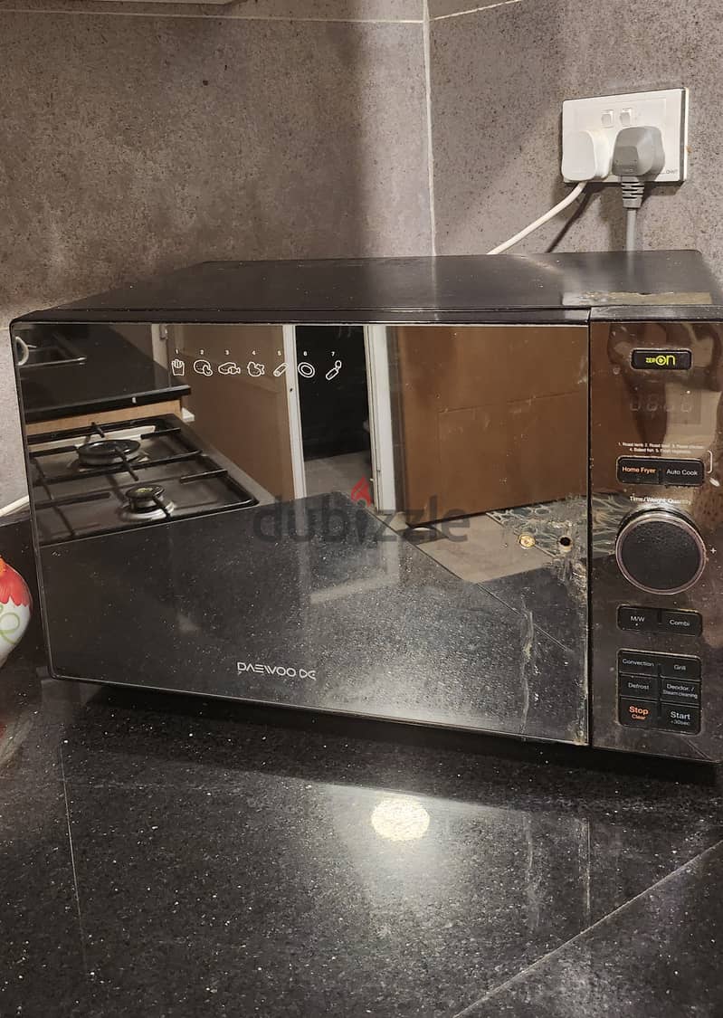 Microwave oven with convection, grill and airfryer 2