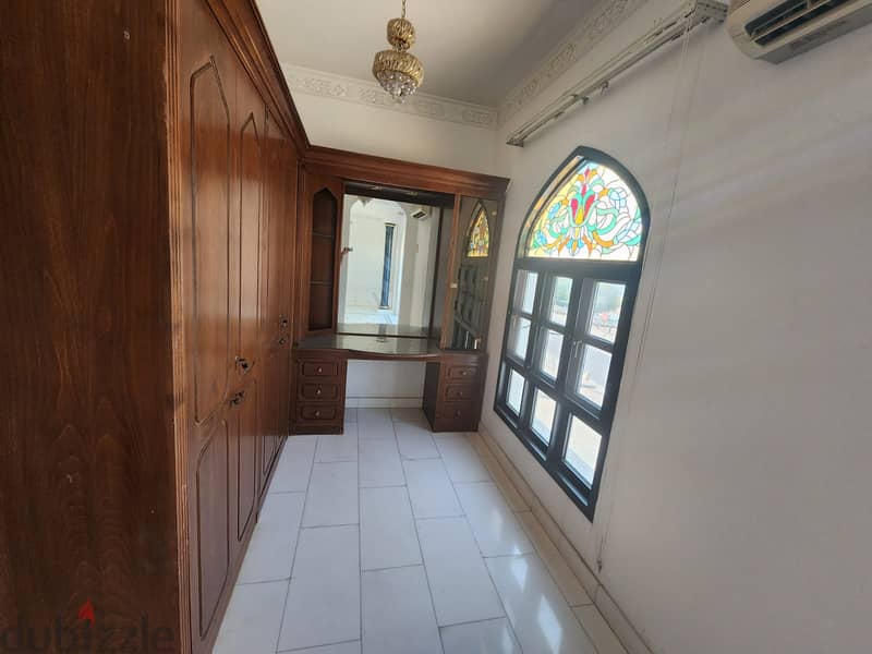 6AK8-Standalone 4bhk Villa for rent facing the beach in Qurom. فيلا مس 5