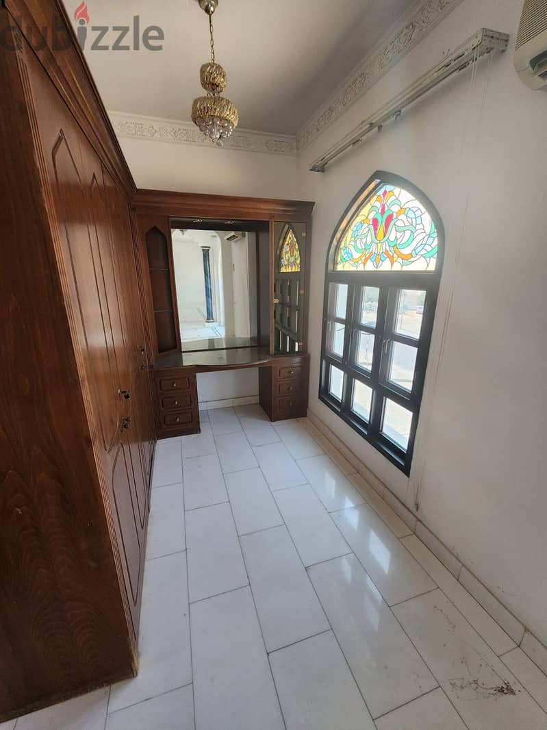 6AK8-Standalone 4bhk Villa for rent facing the beach in Qurom. فيلا مس 7