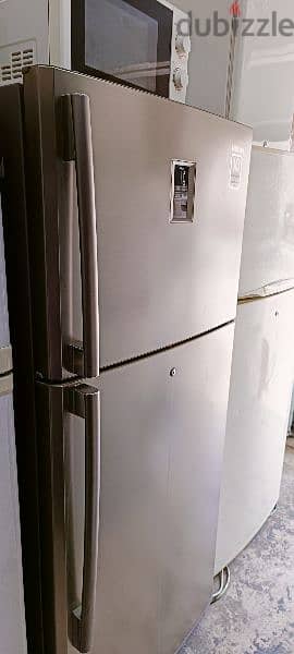 Samsung refrigerator nothing changes looking new condition good 0