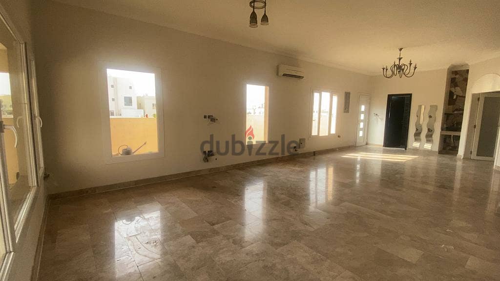 4AK7-spacious 4 BHK villa for rent located in Al Ansab 9