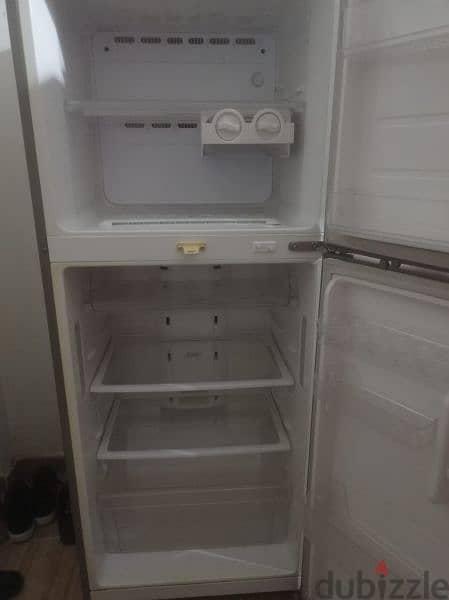 working and Good condition refrigerator for sale 3
