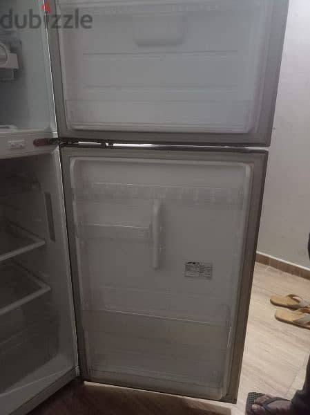 working and Good condition refrigerator for sale 4