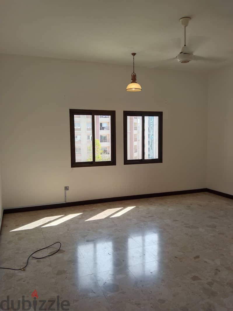 6AK7-Modern style 3 Bhk villa for rent in Qurom Ras Al-Hamra close to 2