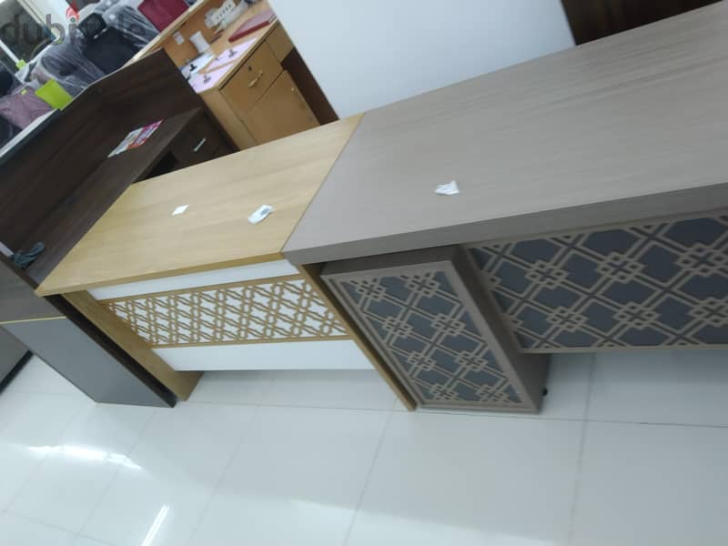 office chaer tabel availible 5