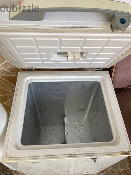 freezer for sale almawalleh 35 good condition,delivery ,deep 1