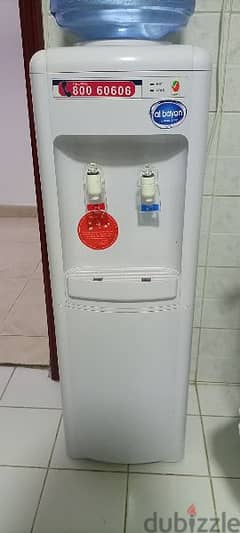 Water Dispenser with 5 bottles 0