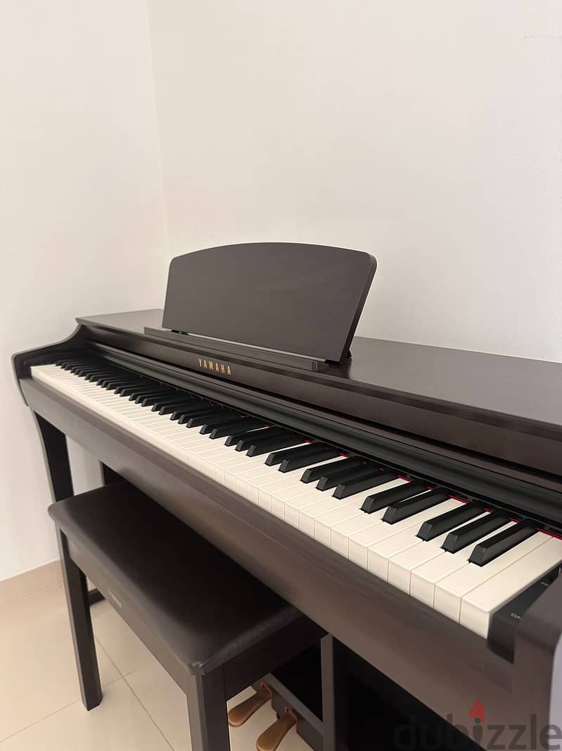 Digital Yamaha Piano 725 3