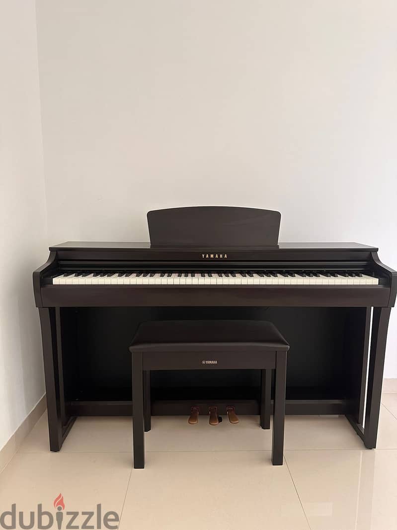 Digital Yamaha Piano 725 6