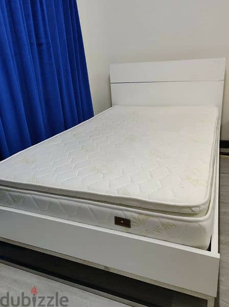 White Ply bed with Alovera gel mattress topper 1