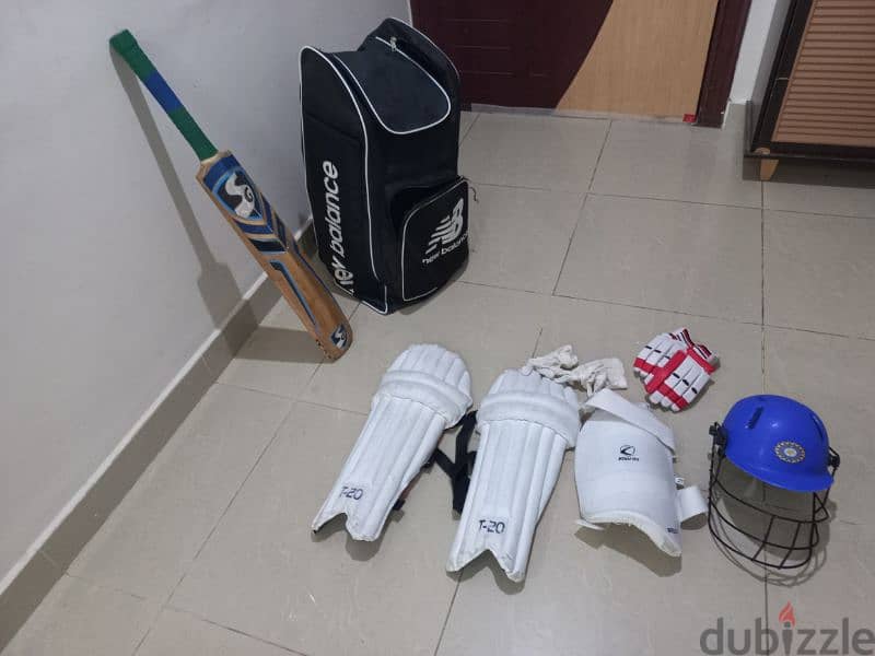 CRICKET KIT FOR 10 TO 12 YEAR CHILDREN EXCELLENT CONDITION 1