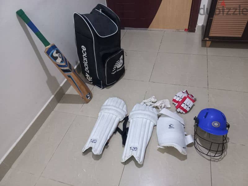 CRICKET KIT FOR 10 TO 12 YEAR CHILDREN EXCELLENT CONDITION 2