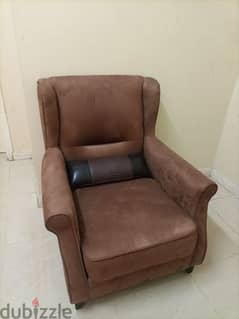 single sofa for sale very good and clean condition 0