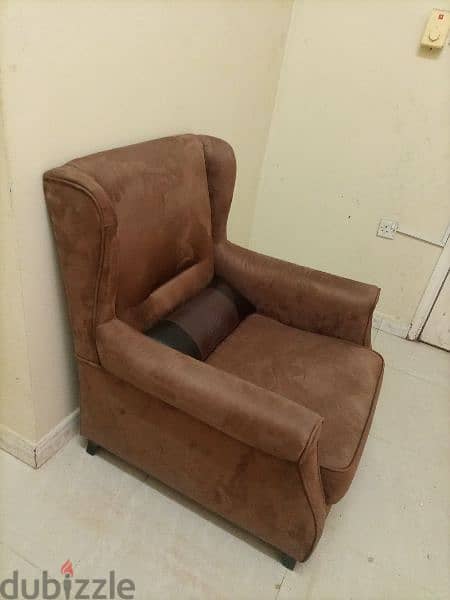 single sofa for sale very good and clean condition 2