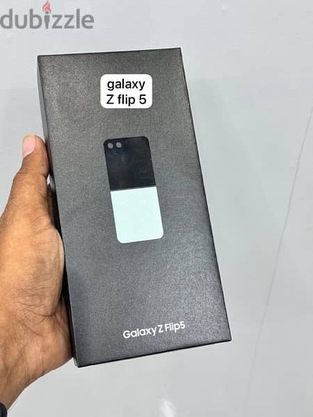 Samsung Galaxy Z flip5  256/8GB - Brand new - good phone 1