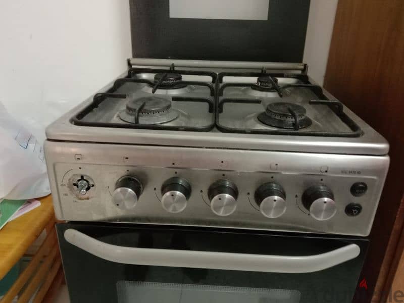 new stove used only for 3months 2