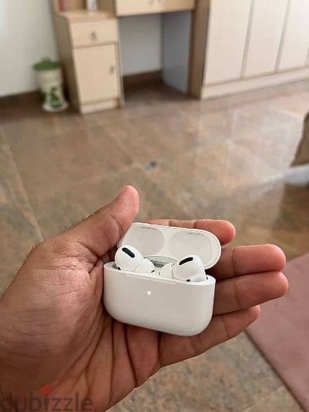 Apple Airpods Pro with case 2