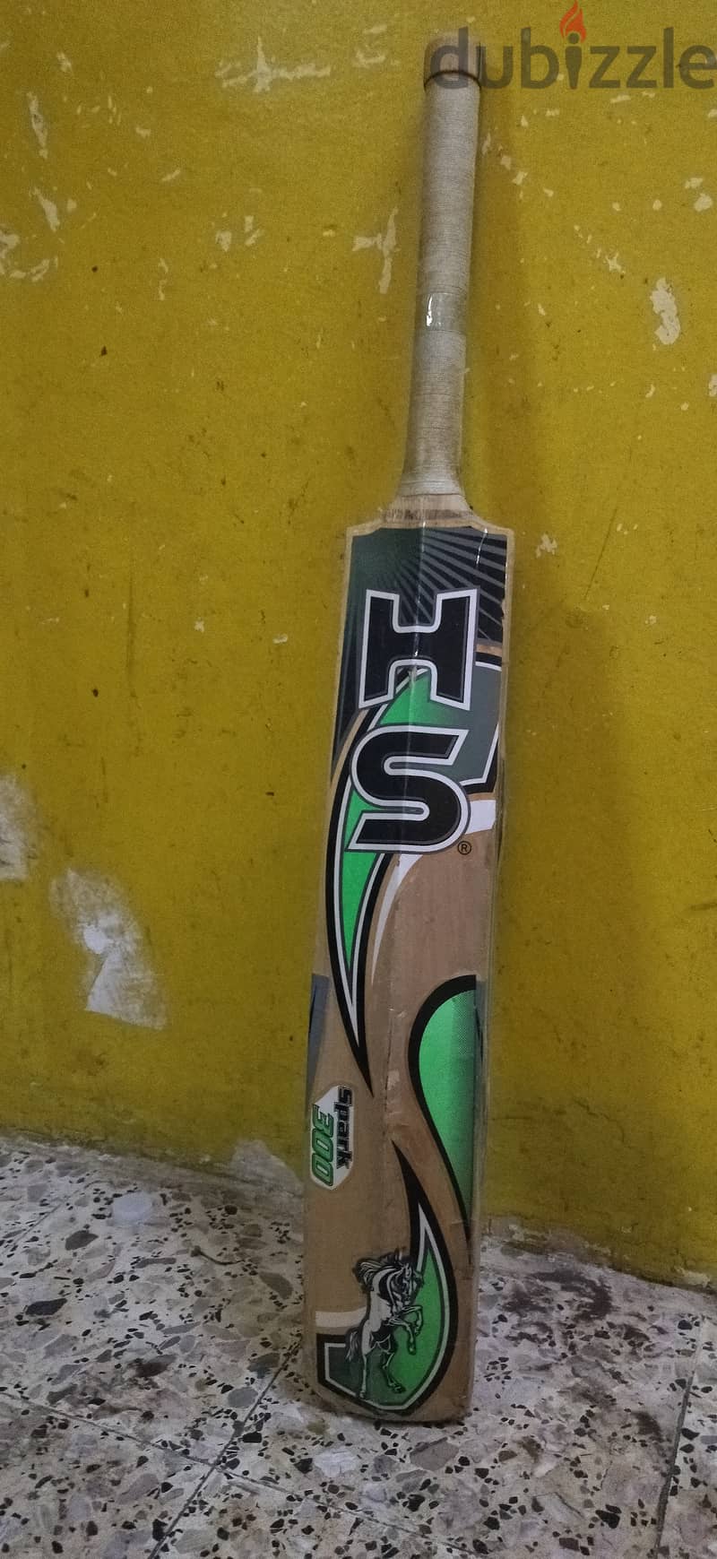 Cricket bat (HS) 17
