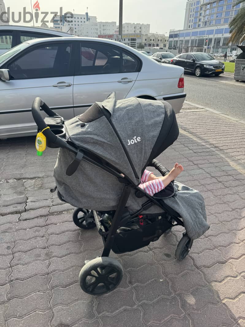 joie stroller with car seat   in great condition 2