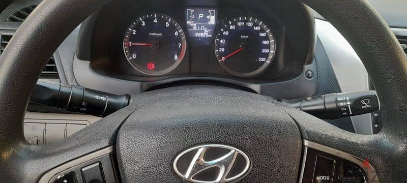 Hyundai Accent 2016 11