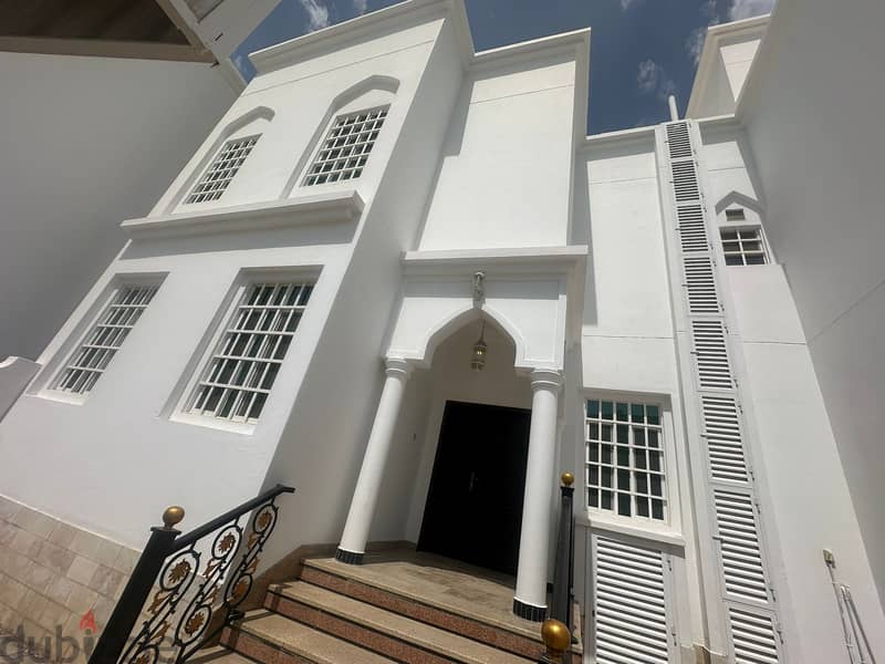 Twin Villa for rent Al Ghubra North For the rent Villa 4 BHK for rent 6