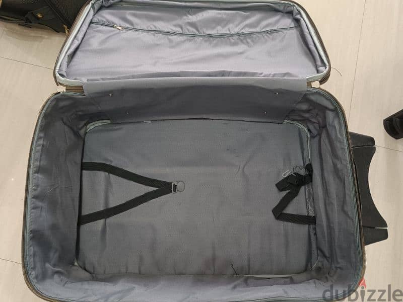 Suitcase & Trolley Bag 7