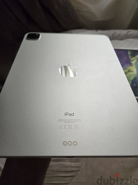 iPad Pro 11 2020 128gb almost new condition 5