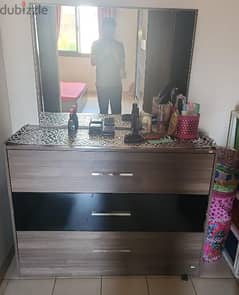 dressing table (made in turkey ) with 3 large drawers and partitions
