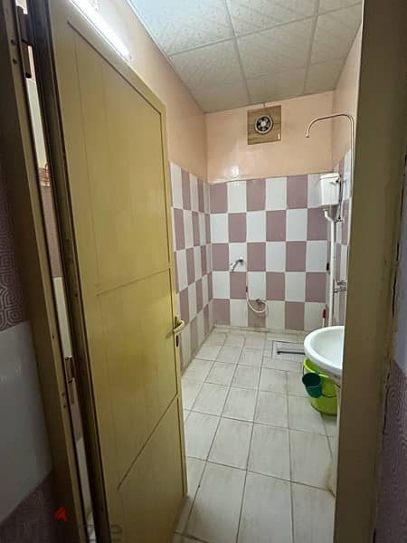 single room with attach bathroom for rent in villa at saham 1
