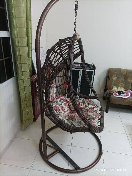 Single seater swing chair with stand & cushion 1