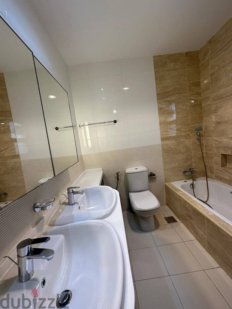 3Ak3-Luxurious 5BHK Villa for rent in Madinat S. Qabous near British Sc 6