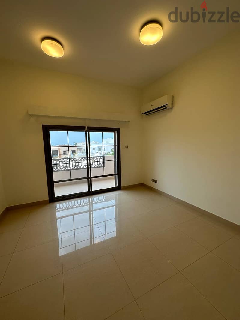 3Ak3-Luxurious 5BHK Villa for rent in Madinat S. Qabous near British Sc 9