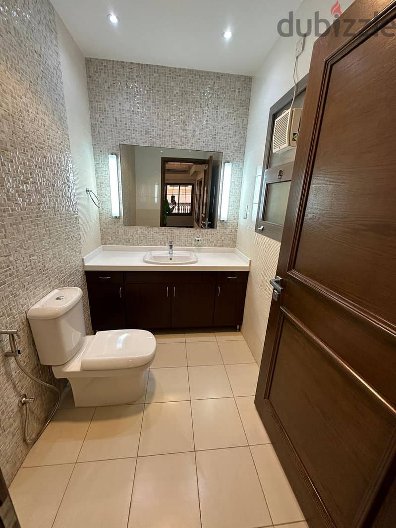 3Ak3-Luxurious 5BHK Villa for rent in Madinat S. Qabous near British Sc 16