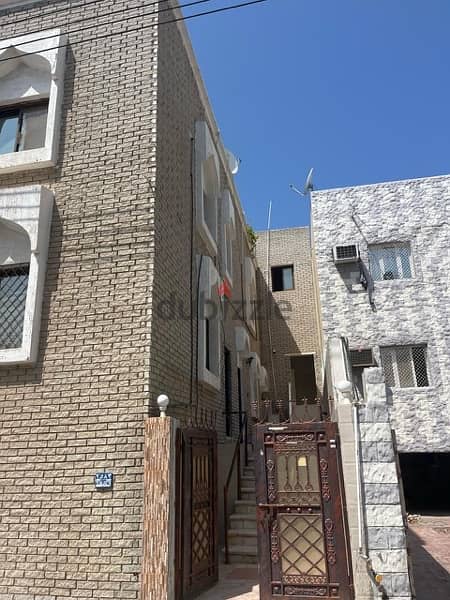 Villa for rent in Al Qurum, quiet and beautiful location, first floor 1
