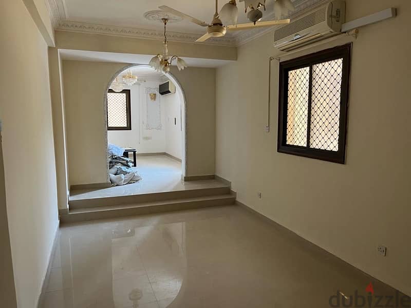 Villa for rent in Al Qurum, quiet and beautiful location, first floor 13