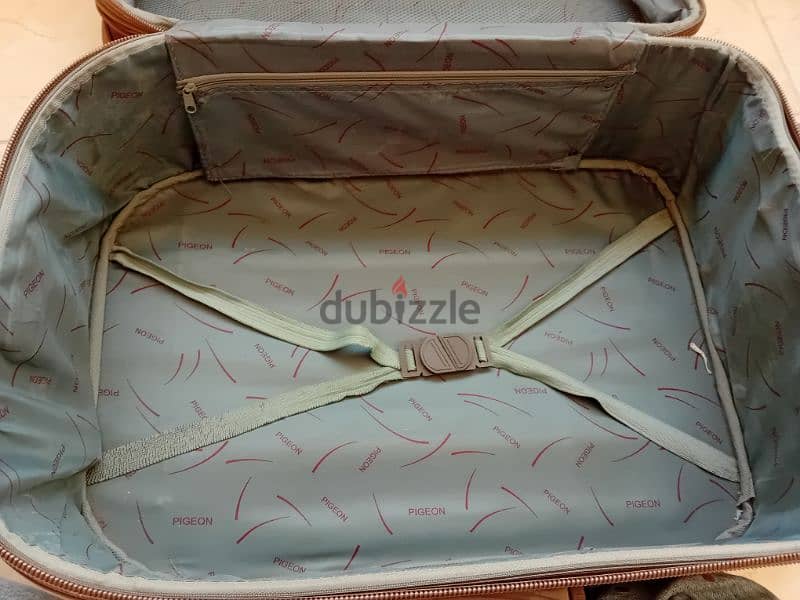 travelling bag good condition urgent to sale 3
