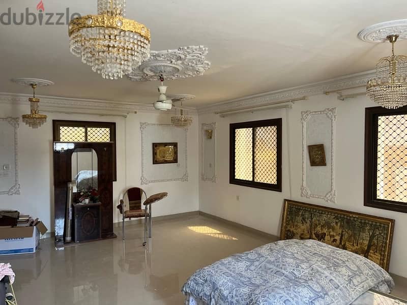 Villa for rent in Al Qurum, quiet and beautiful location, first floor 17