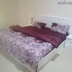 white bedroom like new غرفه نوم للبيع