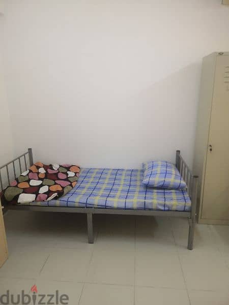 Bed Space For Rent Available For Muslim Male Exe Indians Pakistani 1