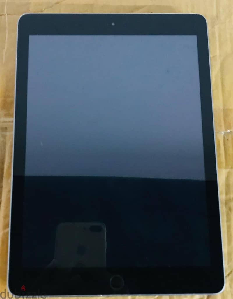 Apple I Pad Renewed in Mint Condition 5