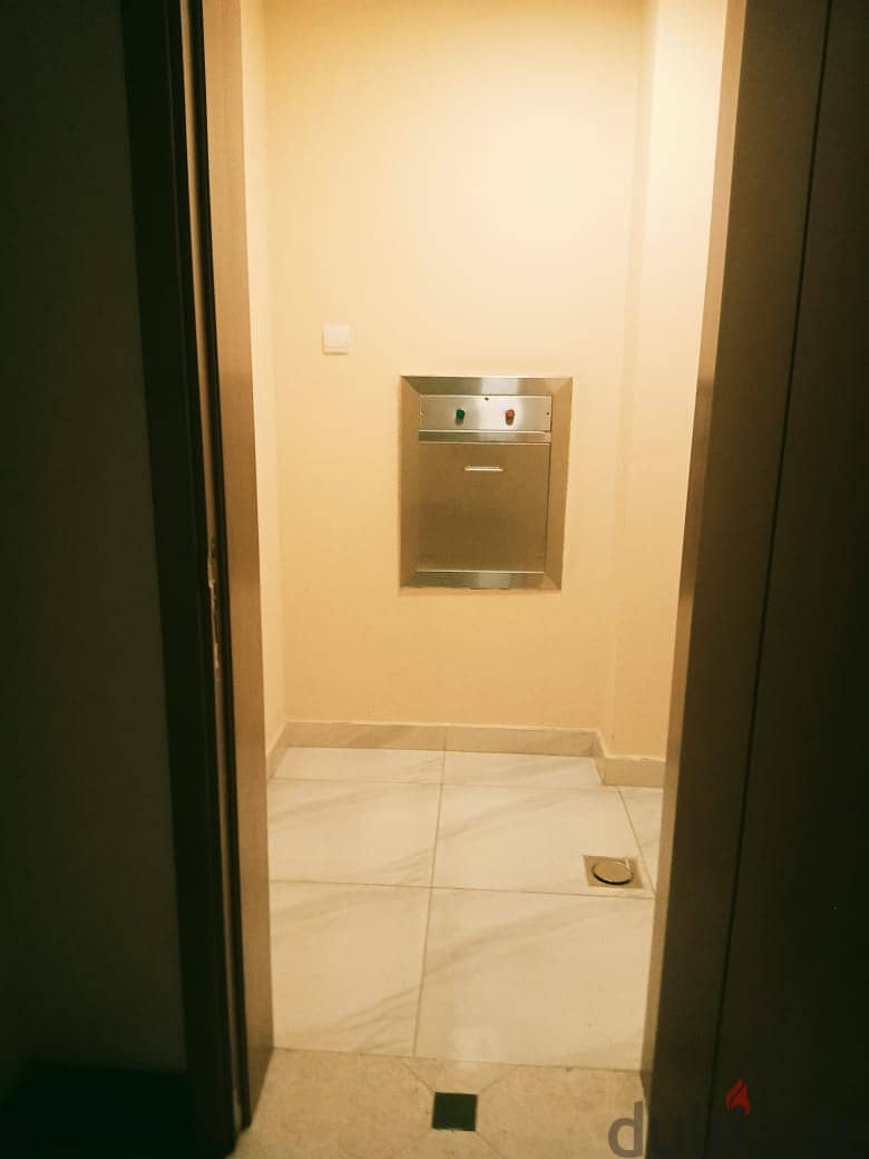 شقه للايجار 2غرفه في منطقه القرم / 2bhk apartment for rent in Qurm 16