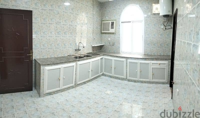 Two bedrooms flat for rent khwair near Technical college Taymour Jamie 8