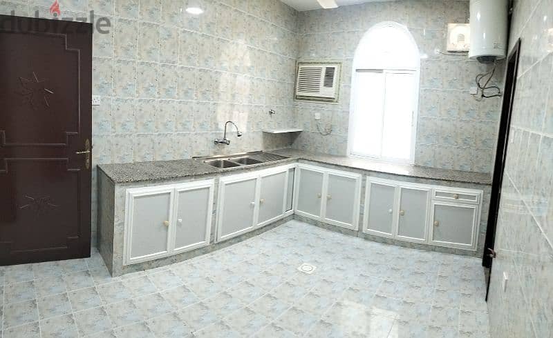 Two bedrooms flat for rent khwair near Technical college Taymour Jamie 10